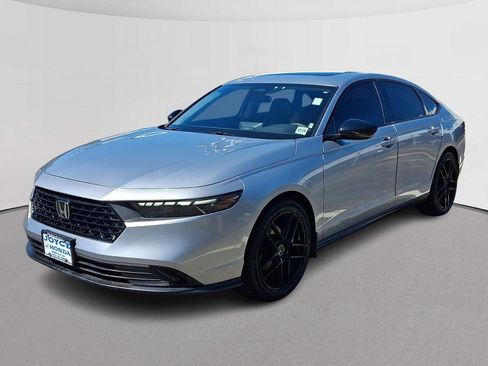 Used 2025 Honda Accord SE image 4