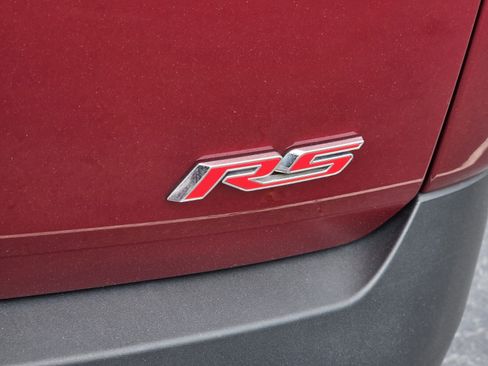 Used 2023 Chevrolet Traverse RS FWD image 35