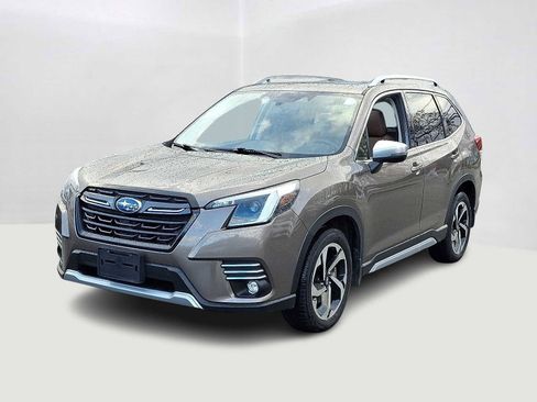 Used 2023 Subaru Forester Touring image 1