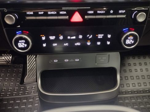 New 2026 Hyundai Ioniq 9 Calligraphy image 42