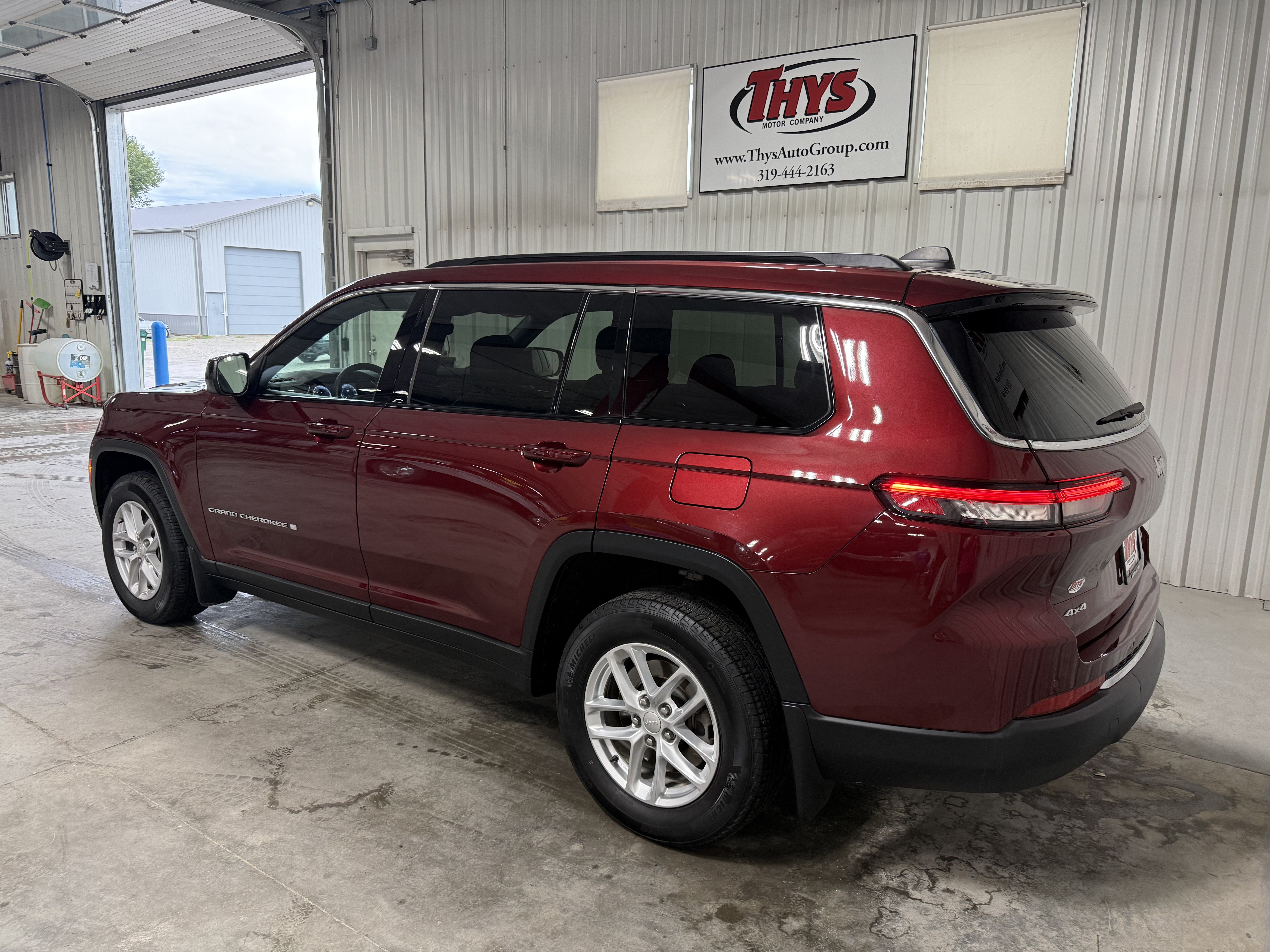 Used 2024 Jeep Grand Cherokee L Laredo w/ Luxury Tech Group I AWD/4WD image 14