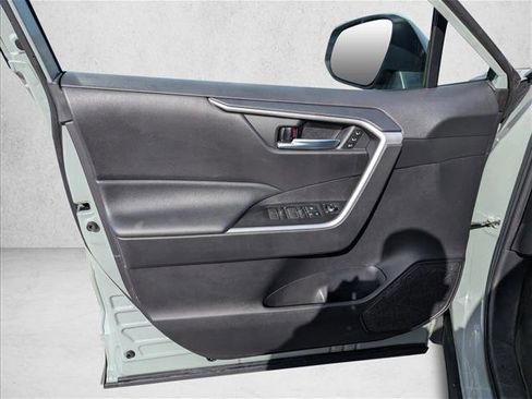 Used 2021 Toyota RAV4 XLE Premium image 22