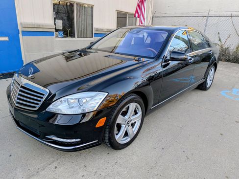 Used 2010 Mercedes-Benz S 550 4MATIC image 1