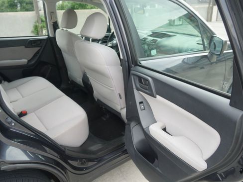 Used 2015 Subaru Forester 2.5i w/ Alloy Wheel Package image 16