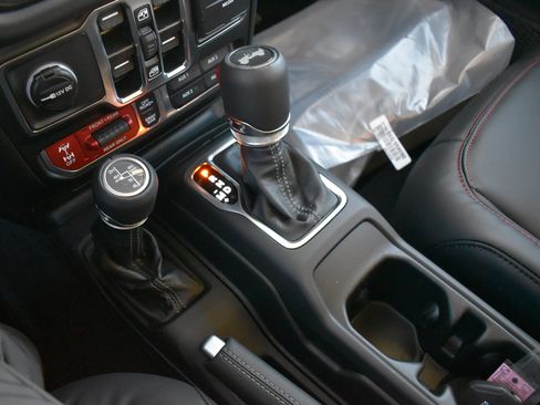 New 2026 Jeep Wrangler Unlimited Rubicon image 27