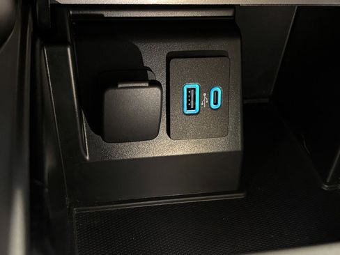 Used 2020 Ford Explorer XLT w/ Class III Trailer Tow Package image 15