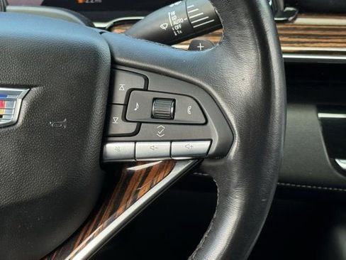 Used 2023 Cadillac Escalade Premium Luxury RWD image 18