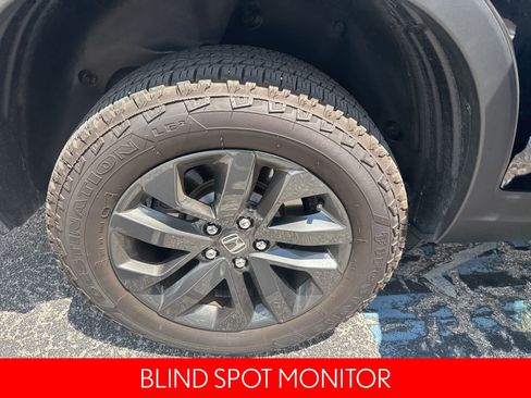 Used 2025 Honda Ridgeline Sport image 11