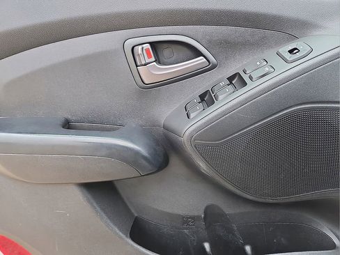 Used 2014 Hyundai Tucson GLS image 19