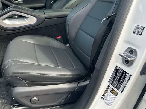 Used 2022 Mercedes-Benz GLS 450 4MATIC image 19