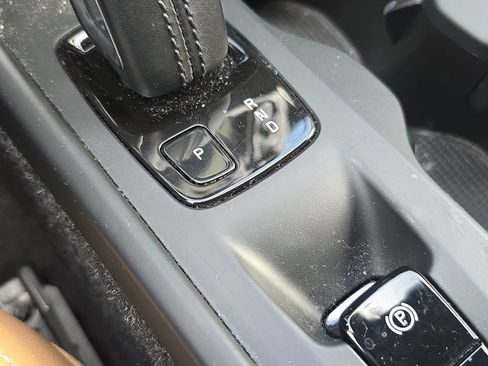 Used 2019 Volvo XC40 T5 Momentum image 30