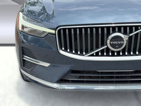 Used 2023 Volvo XC60 B5 Ultimate w/ Climate Package FWD image 11