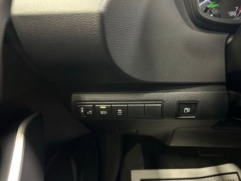 Used 2025 Toyota Corolla SE image 17