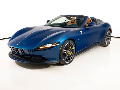 Certified 2025 Ferrari Roma Spider RWD image 6