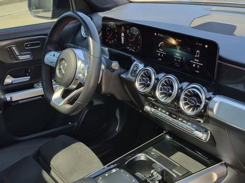 Used 2023 Mercedes-Benz GLB 250 image 12