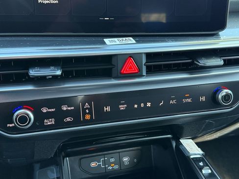 New 2025 Kia Sorento EX image 17