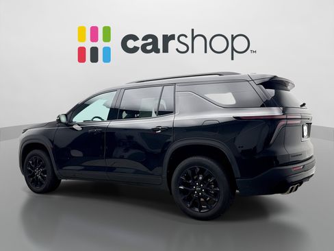 Used 2025 Chevrolet Traverse LT w/ Midnight/Sport Edition FWD image 3