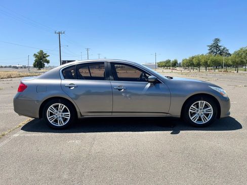 Used 2013 INFINITI G37 Journey w/ Premium Pkg RWD image 4