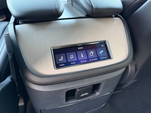 New 2026 Lincoln Navigator Reserve w/ Jet Appearance Package AWD/4WD image 18