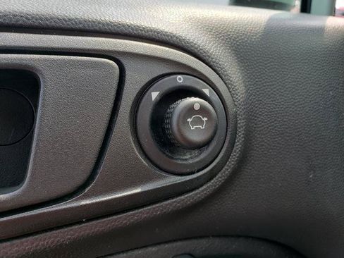Used 2017 Ford Fiesta SE FWD image 23