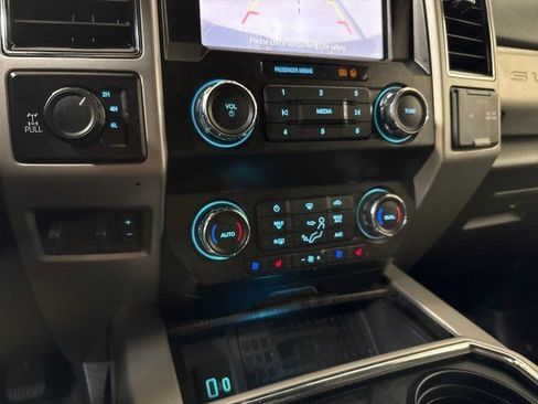 Used 2021 Ford F250 Lariat w/ Lariat Ultimate Package AWD/4WD image 22
