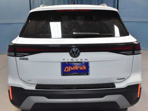 New 2026 Volkswagen Tiguan SE AWD/4WD image 22
