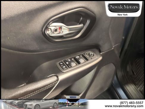 Used 2022 Jeep Cherokee Latitude Lux AWD/4WD image 12