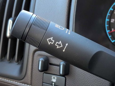 Used 2017 GMC Canyon SLT w/ Driver Alert Package image 27