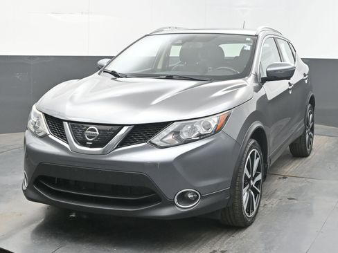 Used 2017 Nissan Rogue Sport SL w/ SL Premium Package FWD image 3