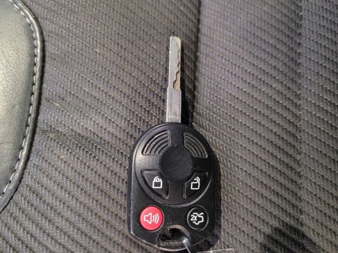 Used 2016 Ford Escape SE w/ SE Chrome Package image 32