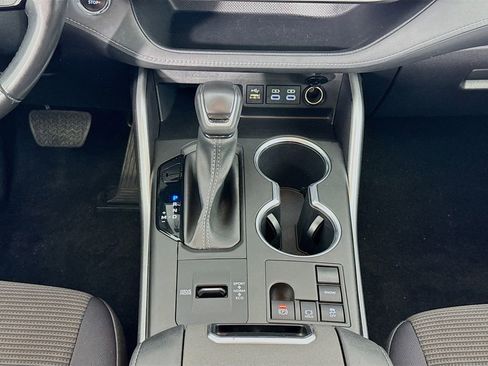 Used 2023 Toyota Highlander LE image 36