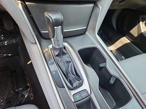Used 2018 Honda Accord Touring image 16