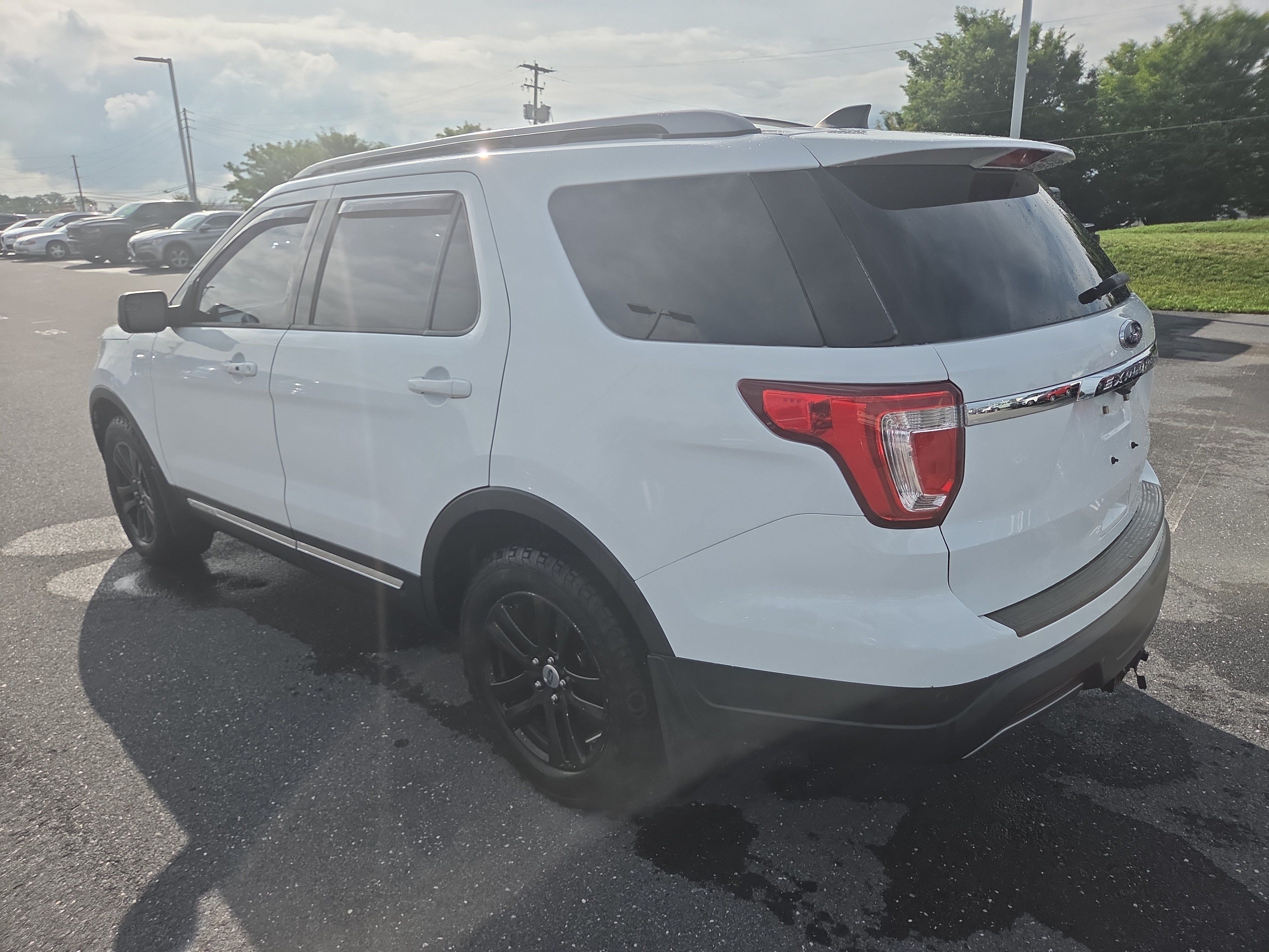 Used 2019 Ford Explorer XLT AWD/4WD image 9