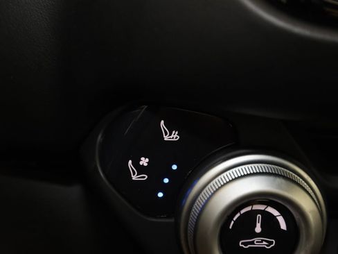 Used 2019 Aston Martin V8 Vantage Coupe image 8