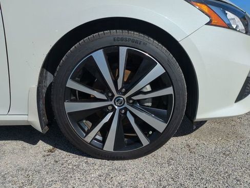 Used 2021 Nissan Altima 2.5 SR w/ SR Premium Package FWD image 10