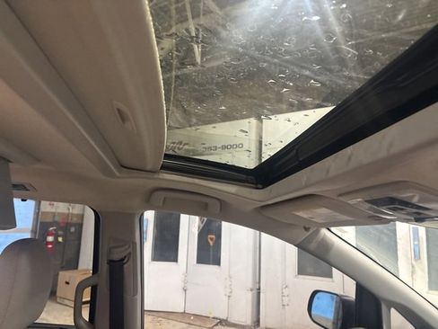 Used 2018 Toyota Sienna XLE image 18