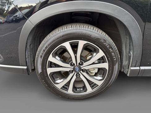 Certified 2023 Subaru Forester Limited image 9