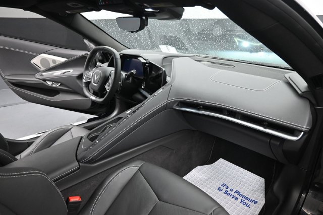 Used 2024 Chevrolet Corvette Z06 RWD image 24
