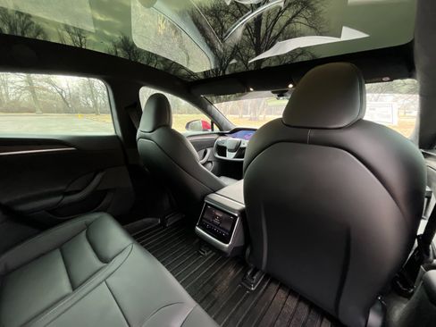 Used 2021 Tesla Model S Plaid image 36