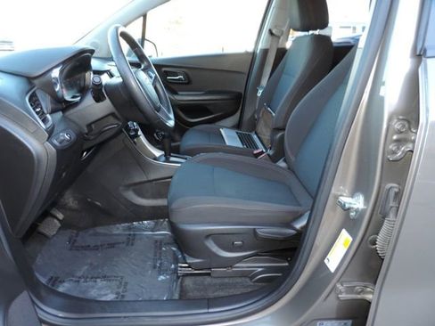 Certified 2021 Chevrolet Trax LS w/ Tint and Cruise Package image 14