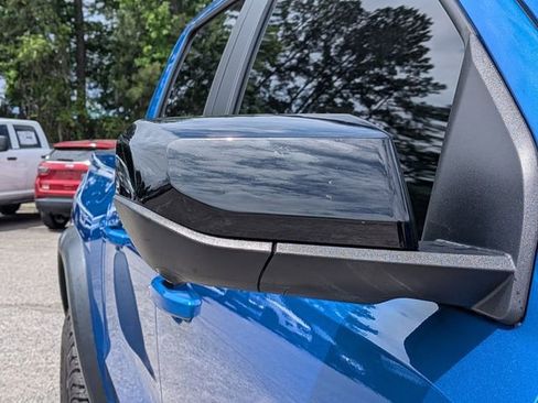 Used 2023 Chevrolet Colorado ZR2 w/ ZR2 Convenience Package III AWD/4WD image 12