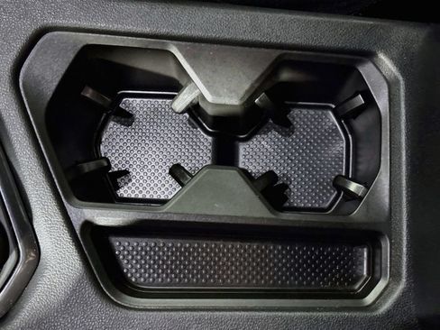 Used 2023 Volkswagen Tiguan SEL R-Line AWD/4WD image 16