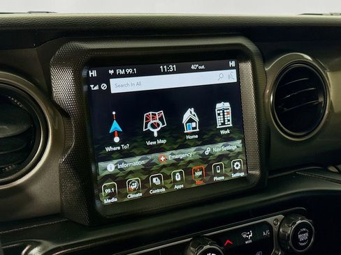 Used 2023 Jeep Gladiator Sport image 15