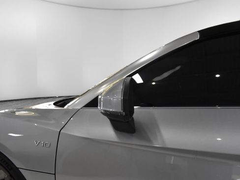 Used 2017 Audi R8 V10 w/ Carbon Exterior Package image 26