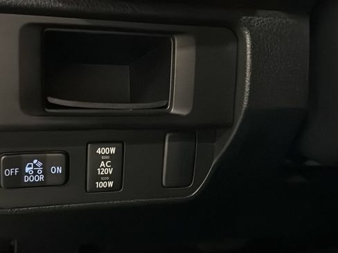 Used 2016 Toyota Tacoma SR5 AWD/4WD image 33