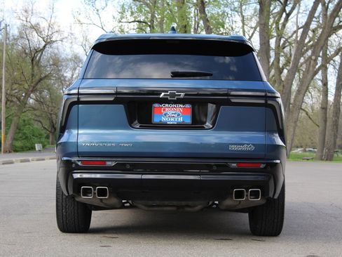 Used 2025 Chevrolet Traverse High Country w/ LPO, Floor Liner Package AWD/4WD image 7
