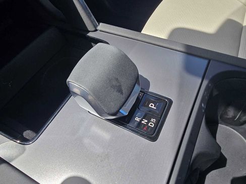 Certified 2025 Land Rover Discovery Sport S image 30