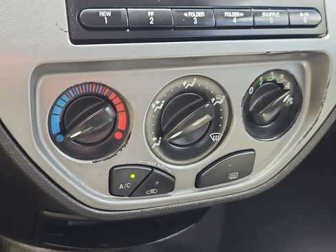 Used 2007 Ford Focus S FWD image 22