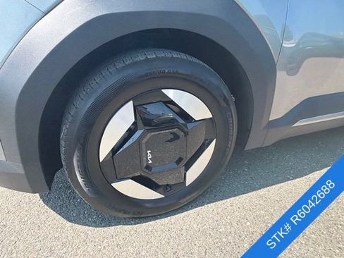 Used 2024 Kia EV9 Wind AWD/4WD image 4