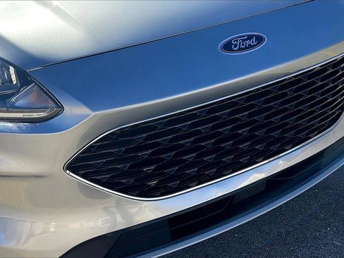 Used 2022 Ford Escape SE image 28